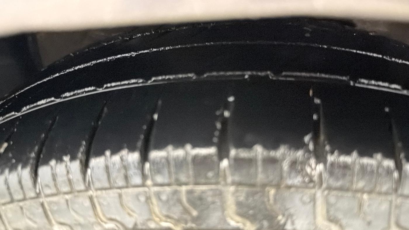 2019 Maruti Celerio VXI AMT, CNG, Automatic, 66,387 km, Left Front Tyre Tread