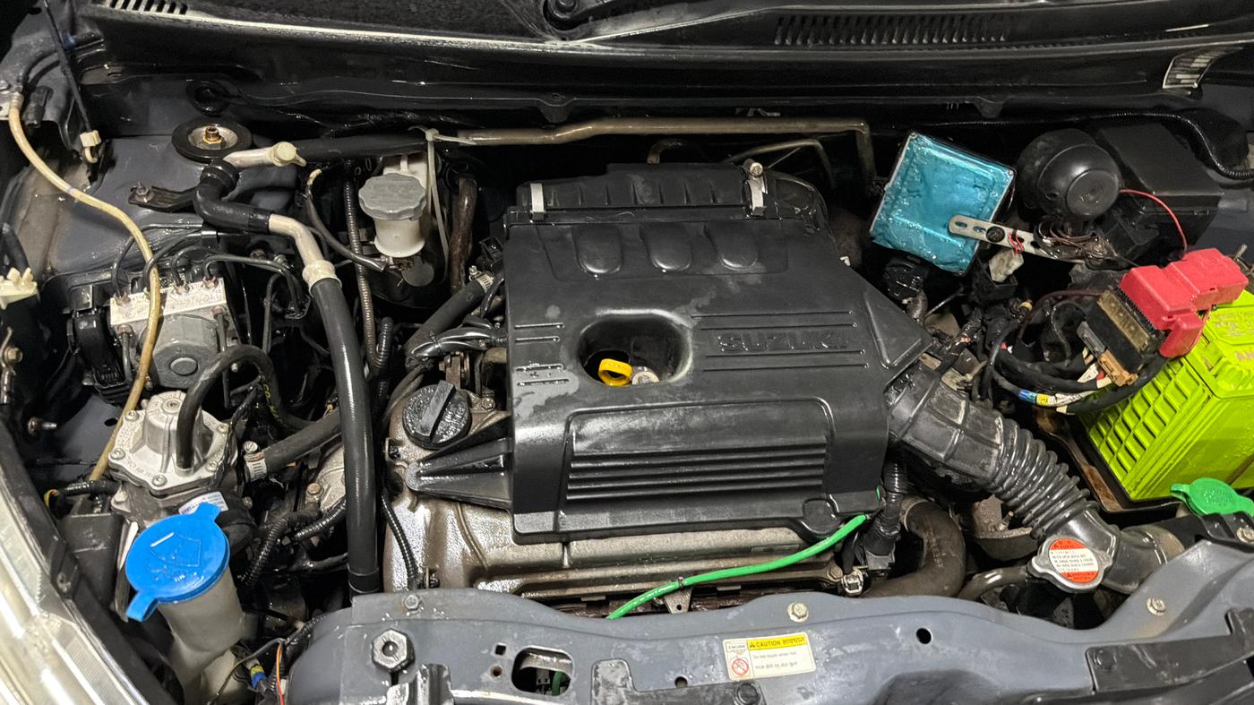 2019 Maruti Celerio VXI AMT, CNG, Automatic, 66,387 km, Engine View - Right