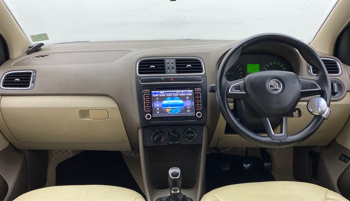 2013 Skoda Rapid 1.6 TDI MT AMBITION PLUS, Diesel, Manual, 86,240 km, Dashboard