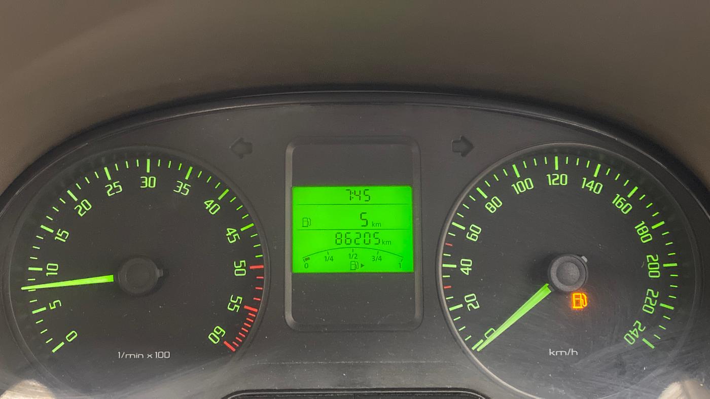 2013 Skoda Rapid 1.6 TDI MT AMBITION PLUS, Diesel, Manual, 86,240 km, Odometer Image
