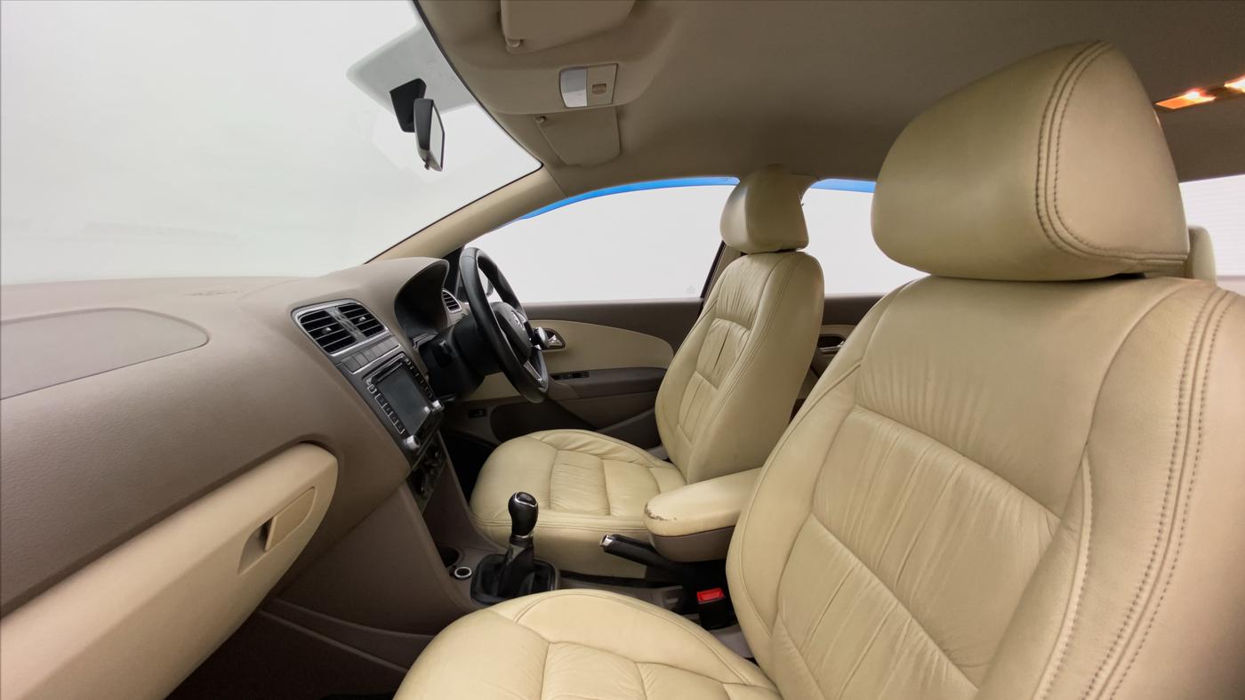 2013 Skoda Rapid 1.6 TDI MT AMBITION PLUS, Diesel, Manual, 86,240 km, Right Side Front Door Cabin