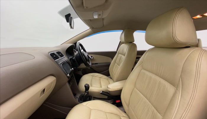 2013 Skoda Rapid 1.6 TDI MT AMBITION PLUS, Diesel, Manual, 86,240 km, Right Side Front Door Cabin