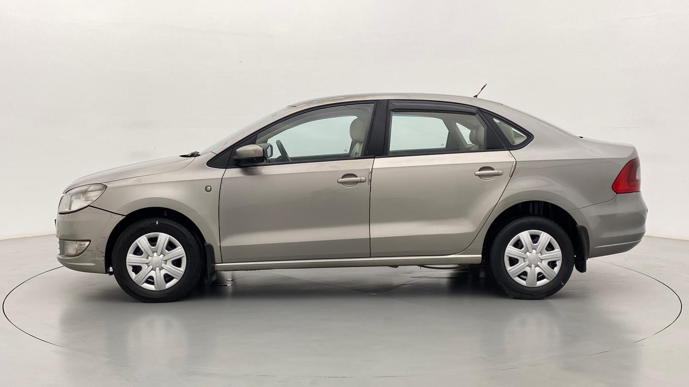 2013 Skoda Rapid 1.6 TDI MT AMBITION PLUS, Diesel, Manual, 86,240 km, Left Side