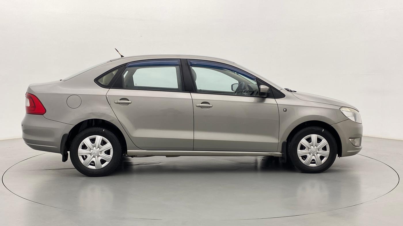 2013 Skoda Rapid 1.6 TDI MT AMBITION PLUS, Diesel, Manual, 86,240 km, Right Side View