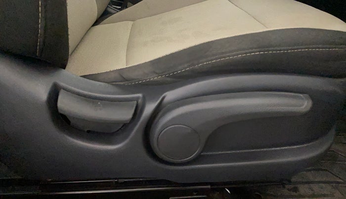 2015 Hyundai Elite i20 ASTA 1.2, Petrol, Manual, 85,226 km, Driver Side Adjustment Panel