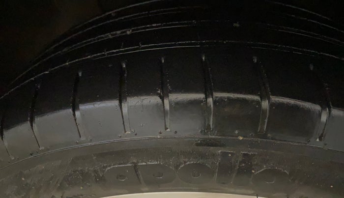 2015 Hyundai Elite i20 ASTA 1.2, Petrol, Manual, 85,226 km, Left Front Tyre Tread