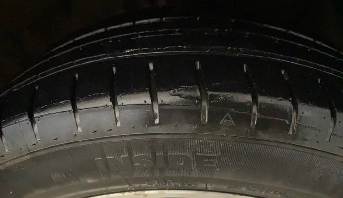 2015 Hyundai Elite i20 ASTA 1.2, Petrol, Manual, 85,226 km, Right Front Tyre Tread