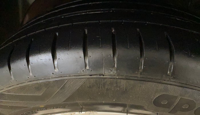 2015 Hyundai Elite i20 ASTA 1.2, Petrol, Manual, 85,226 km, Right Rear Tyre Tread