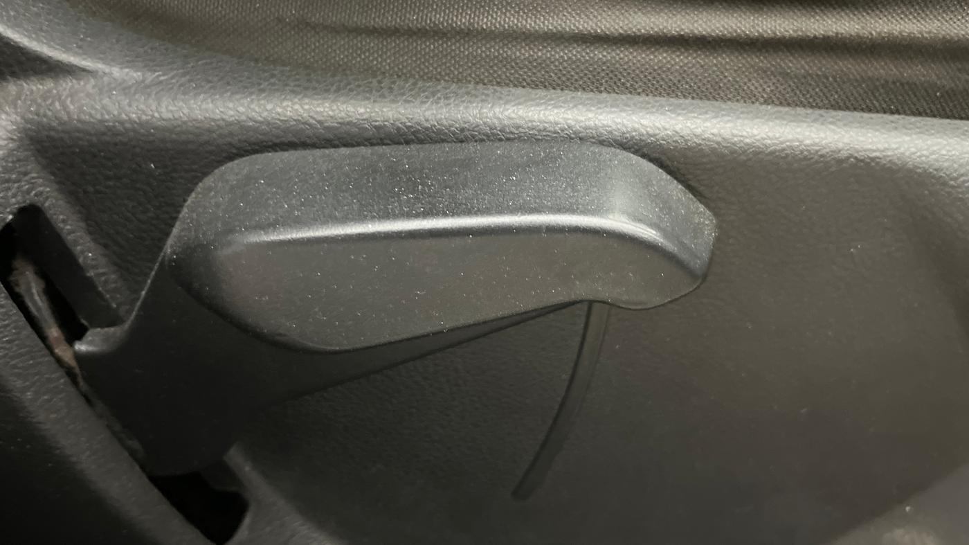 2015 Ford New Figo TITANIUM 1.5 PETROL AT, CNG, Automatic, 57,277 km, Driver Side Adjustment Panel
