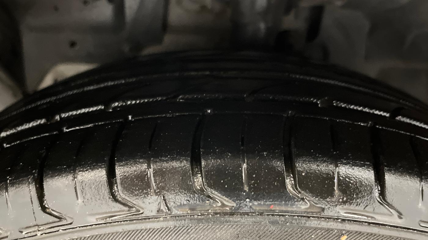 2015 Ford New Figo TITANIUM 1.5 PETROL AT, CNG, Automatic, 57,277 km, Left Front Tyre Tread