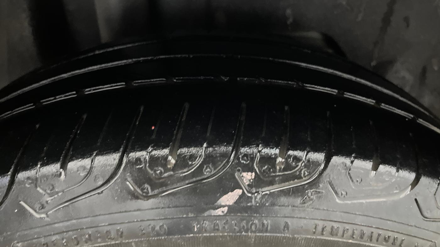 2015 Ford New Figo TITANIUM 1.5 PETROL AT, CNG, Automatic, 57,277 km, Right Rear Tyre Tread