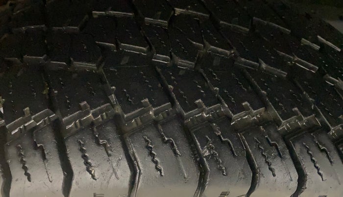 2021 Mahindra Thar LX HARD TOP 4WD MT, Diesel, Manual, 65,089 km, Right Rear Tyre Tread