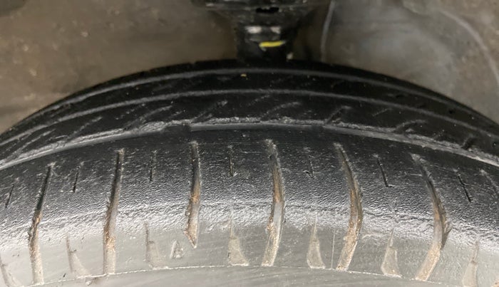 2010 Maruti Wagon R 1.0 VXI, Petrol, Manual, 81,637 km, Left Front Tyre Tread