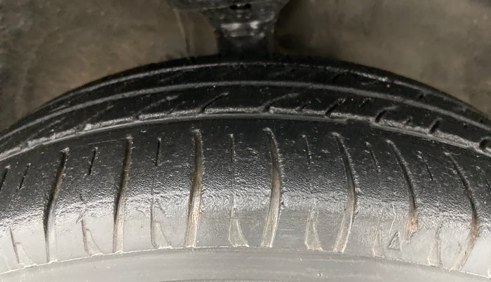 2010 Maruti Wagon R 1.0 VXI, Petrol, Manual, 81,637 km, Right Front Tyre Tread