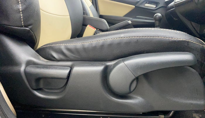 2019 Honda Jazz 1.2L I-VTEC V, Petrol, Manual, 44,514 km, Driver Side Adjustment Panel