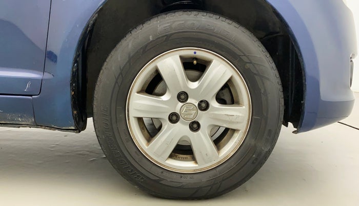 2010 Maruti Swift Dzire ZXI, Petrol, Manual, 97,622 km, Right Front Wheel