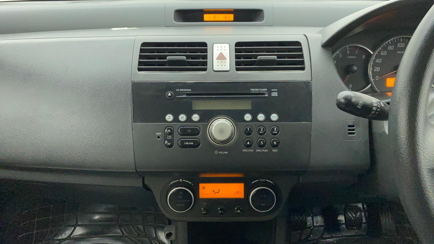 2010 Maruti Swift Dzire ZXI, Petrol, Manual, 97,622 km, Air Conditioner