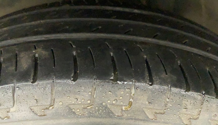2010 Maruti Swift Dzire ZXI, Petrol, Manual, 97,622 km, Left Front Tyre Tread