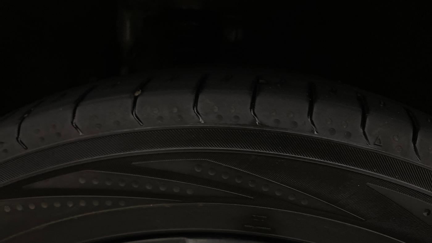 2021 Hyundai ALCAZAR PLATINUM(O) 6STR 1.5 AT, Diesel, Automatic, 1,04,677 km, Right Rear Tyre Tread