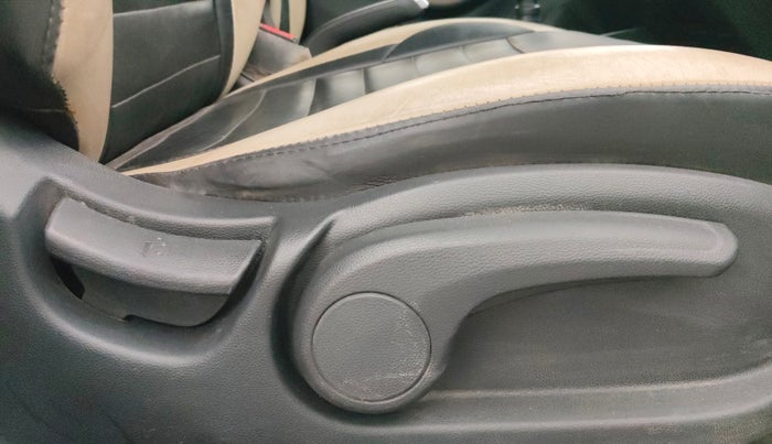 2018 Hyundai Elite i20 ASTA 1.2, Petrol, Manual, 34,357 km, Driver Side Adjustment Panel