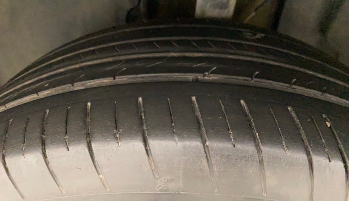 2021 Tata ALTROZ XZ PETROL, Petrol, Manual, 28,644 km, Left Front Tyre Tread