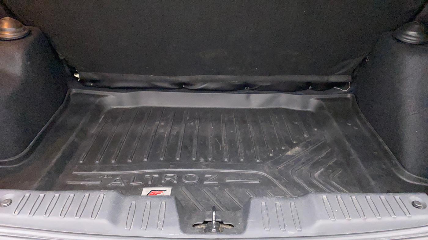 2021 Tata ALTROZ XZ PETROL, Petrol, Manual, 28,644 km, Boot Inside