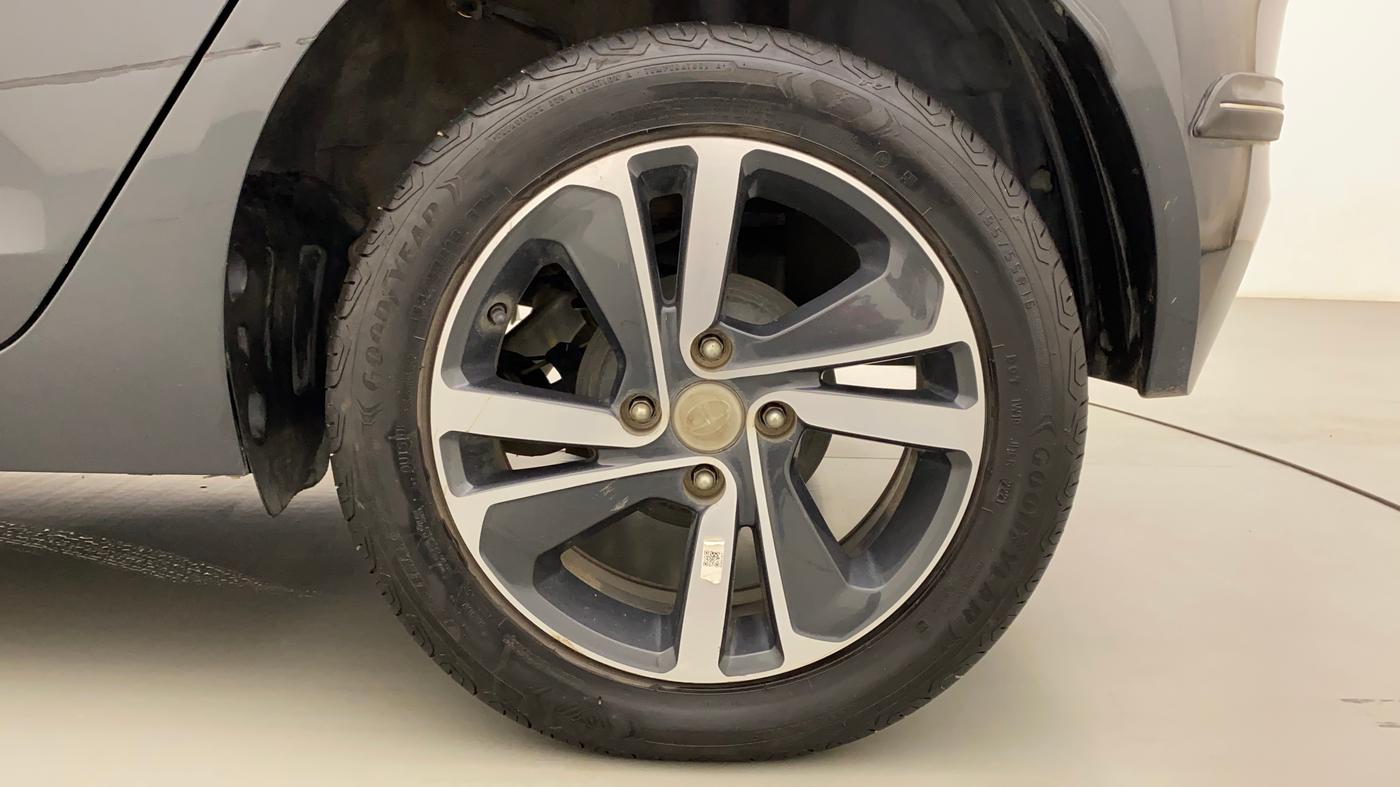 2021 Tata ALTROZ XZ PETROL, Petrol, Manual, 28,644 km, Left Rear Wheel