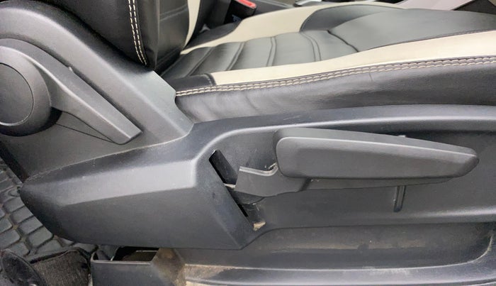 2021 Tata ALTROZ XZ PETROL, Petrol, Manual, 28,644 km, Driver Side Adjustment Panel