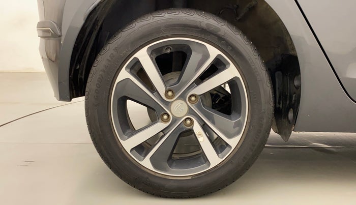 2021 Tata ALTROZ XZ PETROL, Petrol, Manual, 28,644 km, Right Rear Wheel