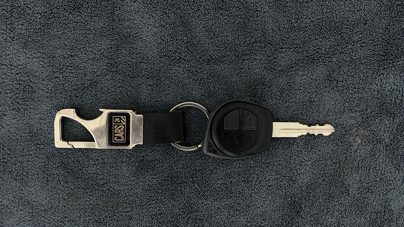 2013 Maruti Swift VXI, Petrol, Manual, 88,192 km, Key Close Up