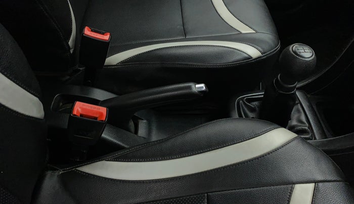 2013 Maruti Swift VXI, Petrol, Manual, 88,192 km, Gear Lever