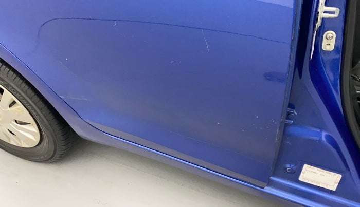2013 Maruti Swift VXI, Petrol, Manual, 88,192 km, Right rear door - Slightly dented
