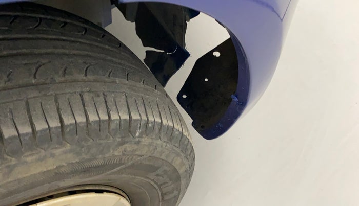 2013 Maruti Swift VXI, Petrol, Manual, 88,192 km, Right fender - Lining loose