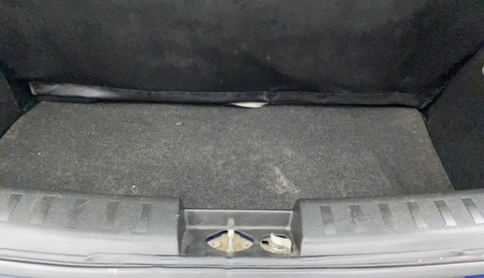 2013 Maruti Swift VXI, Petrol, Manual, 88,192 km, Boot Inside