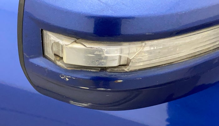 2013 Maruti Swift VXI, Petrol, Manual, 88,192 km, Right rear-view mirror - Indicator light not working