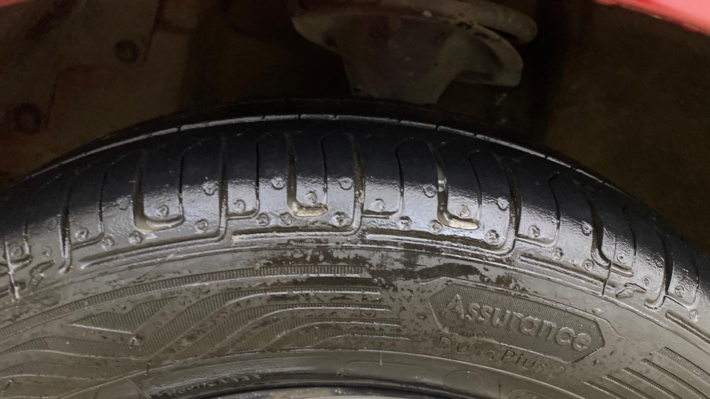 2017 Hyundai Eon 1.0 MAGNA + (O), Petrol, Manual, 34,316 km, Left Front Tyre Tread