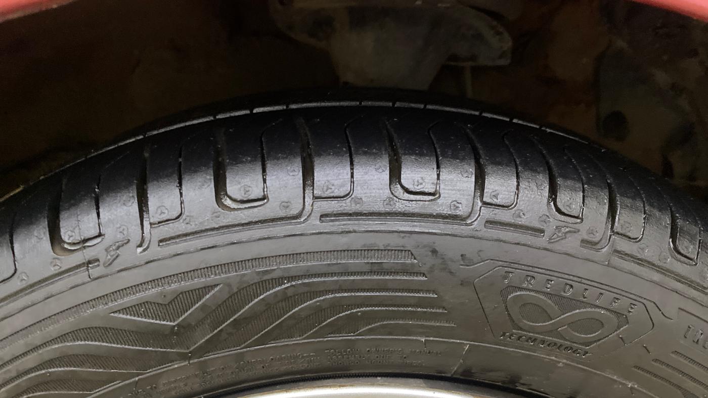 2017 Hyundai Eon 1.0 MAGNA + (O), Petrol, Manual, 34,316 km, Right Front Tyre Tread