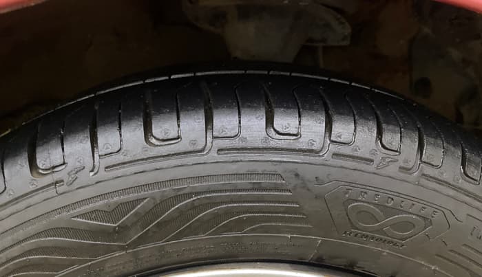 2017 Hyundai Eon 1.0 MAGNA + (O), Petrol, Manual, 34,316 km, Right Front Tyre Tread
