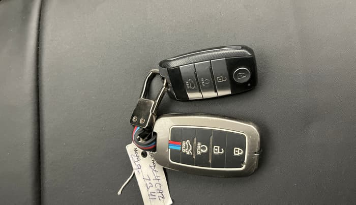 2020 KIA SONET HTX 1.0 IMT, Petrol, Manual, 46,208 km, Key Close Up
