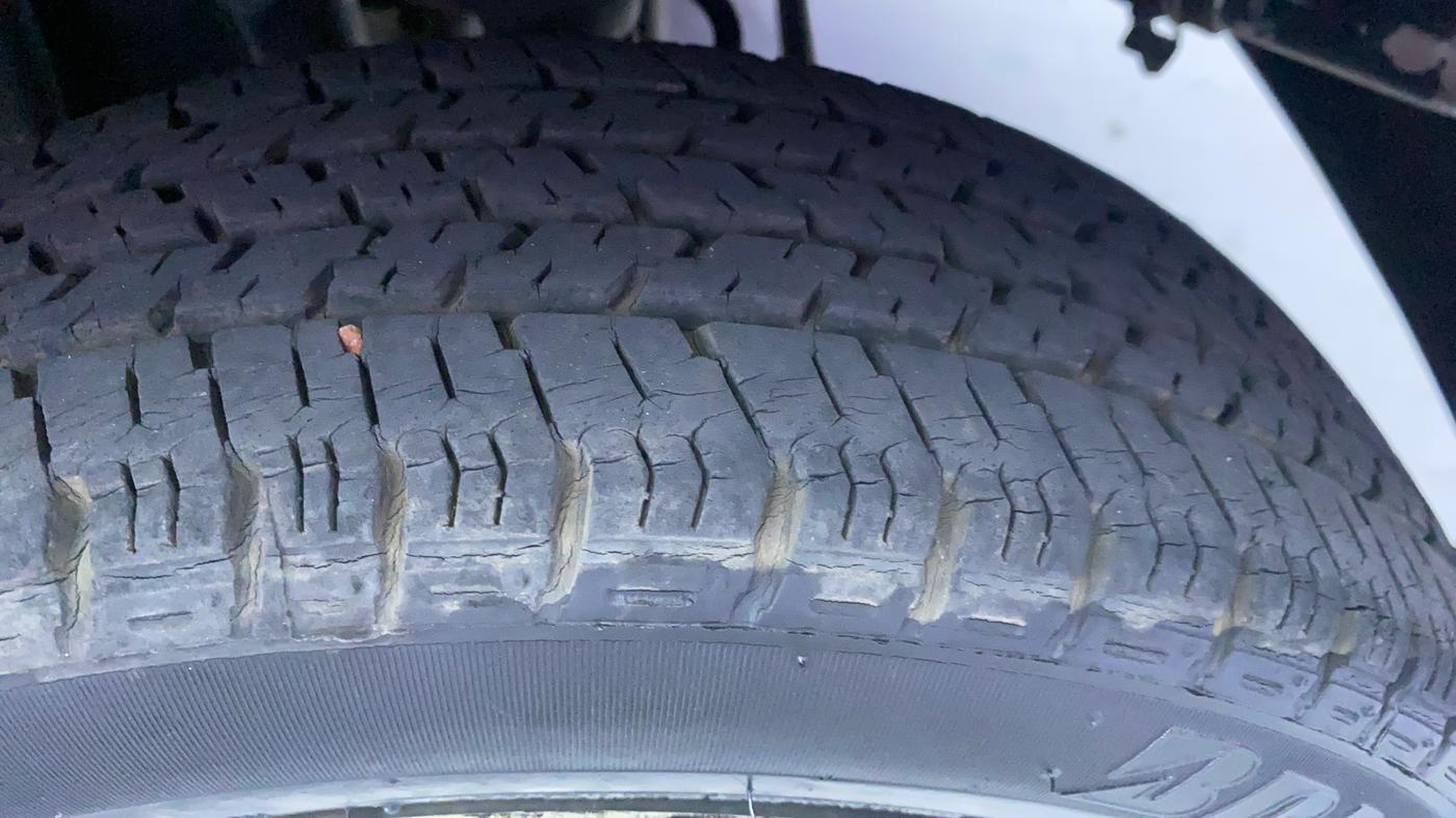 2014 Maruti Alto K10 VXI, Petrol, Manual, 14,519 km, Left Rear Tyre Tread