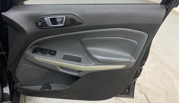 2015 Ford Ecosport TITANIUM+ 1.5L DIESEL, Diesel, Manual, 1,06,174 km, Driver Side Door Panels Control