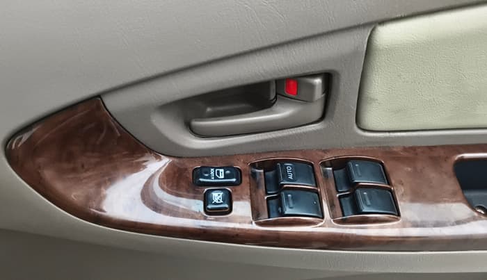 2015 Toyota Innova 2.5 GX 7 STR, Diesel, Manual, 93,285 km, Driver Side Door Panels Control