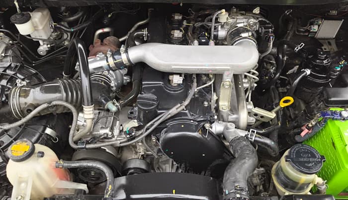 2015 Toyota Innova 2.5 GX 7 STR, Diesel, Manual, 93,285 km, Engine View