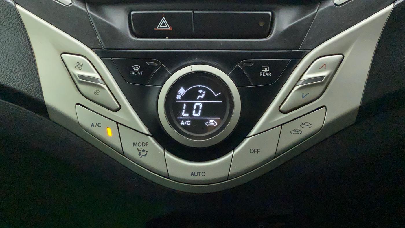2017 Maruti Baleno ZETA PETROL 1.2, Petrol, Manual, 1,06,263 km, Automatic Climate Control