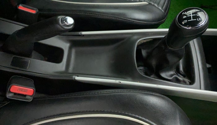2017 Maruti Baleno ZETA PETROL 1.2, Petrol, Manual, 1,06,263 km, Gear Lever