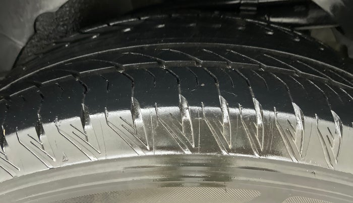 2019 Mahindra XUV500 W11 (O), Diesel, Manual, 23,017 km, Left Rear Tyre Tread