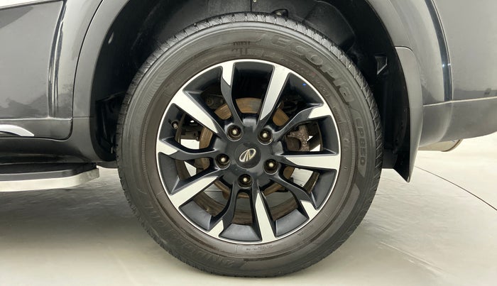 2019 Mahindra XUV500 W11 (O), Diesel, Manual, 23,017 km, Left Rear Wheel