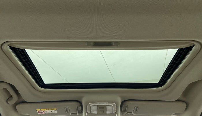 2019 Mahindra XUV500 W11 (O), Diesel, Manual, 23,017 km, Moonroof/ Sunroof
