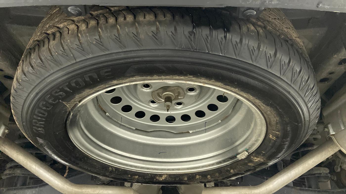 2019 Mahindra XUV500 W11 (O), Diesel, Manual, 23,017 km, Spare Tyre