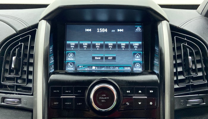 2019 Mahindra XUV500 W11 (O), Diesel, Manual, 23,017 km, Infotainment System